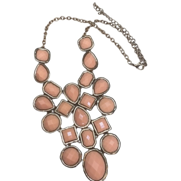 Jewelry - Vintage statement necklace goldstone with peach accent faceted cut stones